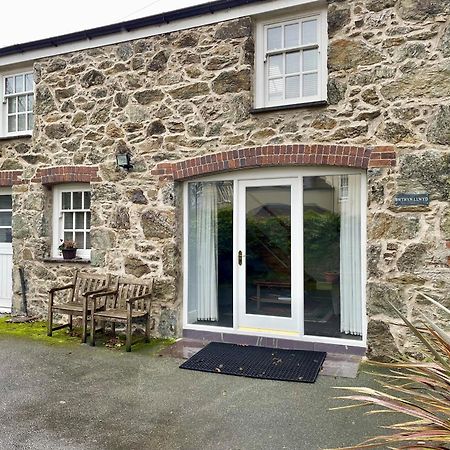 Menai Bridge Villa ภายนอก รูปภาพ