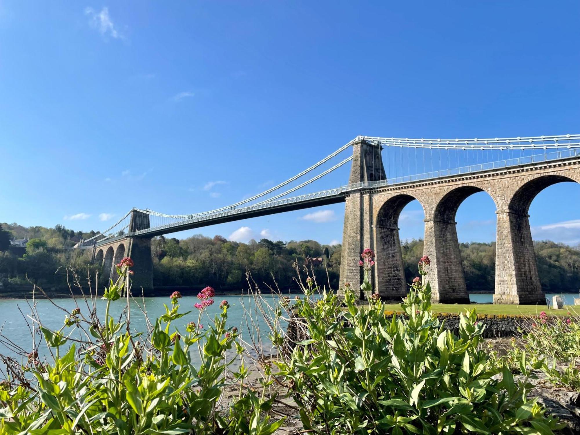 Menai Bridge Villa ภายนอก รูปภาพ